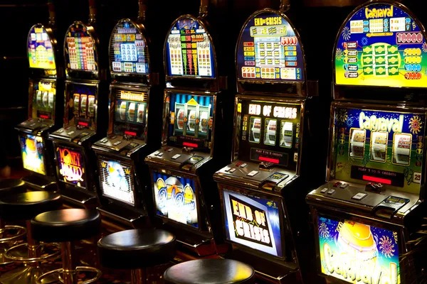 peran4d mobile app dashboard showing live-dealer table selection and sports betting markets